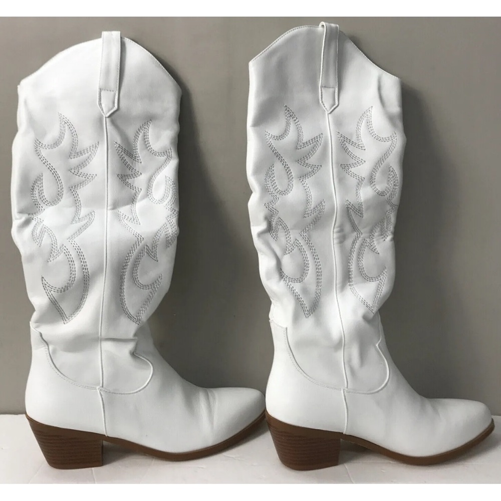 Cowboy boots white with silver detail